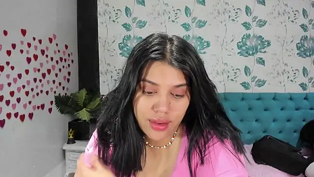 Snapshot of LindaBreeS chatting on 02-24-25, 04:58 LindaBreeS online show from 02-24-25, 04:58