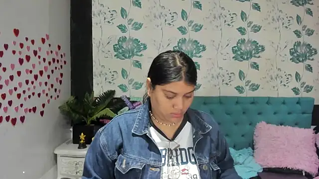 Snapshot of LindaBreeS chatting on 02-27-25, 01:49 LindaBreeS online show from 02-27-25, 01:49