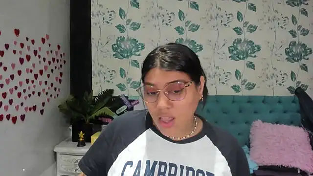 Snapshot of LindaBreeS chatting on 02-27-25, 04:53 LindaBreeS online show from 02-27-25, 04:53