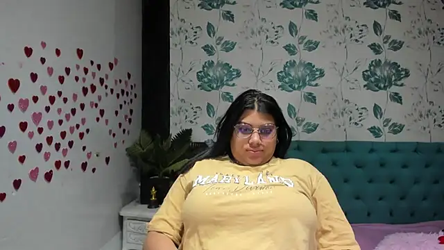 Snapshot of LindaBreeS chatting on 03-01-25, 05:49 LindaBreeS online show from 03-01-25, 05:49