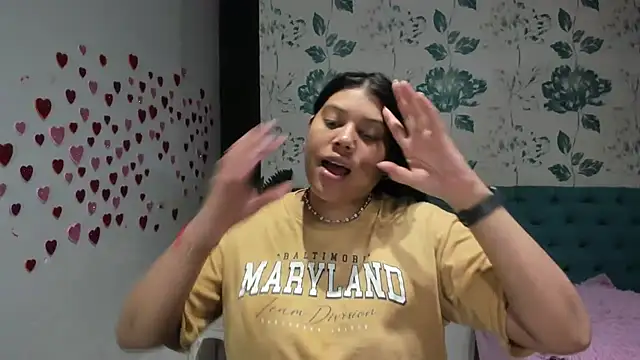 Snapshot of LindaBreeS chatting on 03-01-25, 11:58 LindaBreeS online show from 03-01-25, 11:58