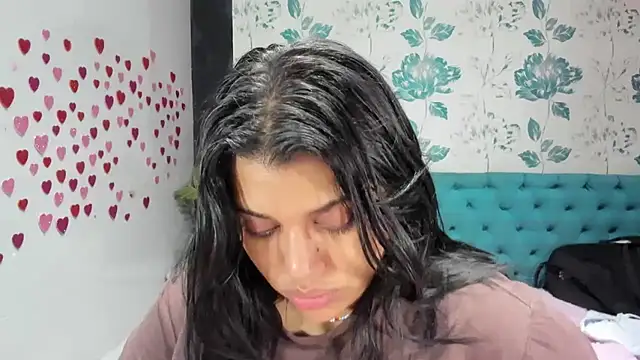 Snapshot of LindaBreeS chatting on 03-05-25, 08:21 LindaBreeS online show from 03-05-25, 08:21