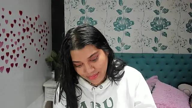 Snapshot of LindaBreeS chatting on 03-06-25, 06:16 LindaBreeS online show from 03-06-25, 06:16