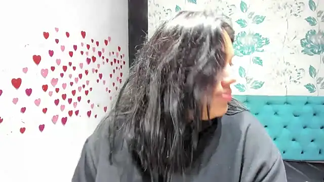 Snapshot of LindaBreeS chatting on 03-07-25, 05:06 LindaBreeS online show from 03-07-25, 05:06