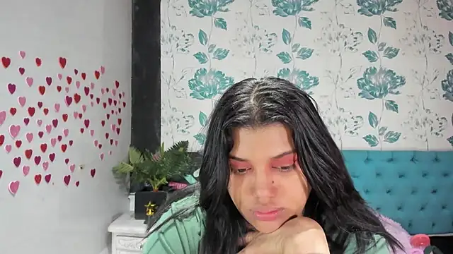 Snapshot of LindaBreeS chatting on 03-11-25, 05:13 LindaBreeS online show from 03-11-25, 05:13