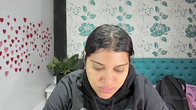 Snapshot of LindaBreeS chatting on 03-12-25, 02:23 LindaBreeS online show from 03-12-25, 02:23