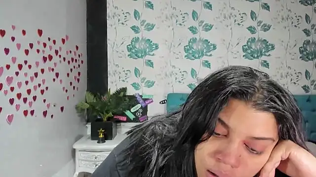 Snapshot of LindaBreeS chatting on 03-12-25, 05:38 LindaBreeS online show from 03-12-25, 05:38