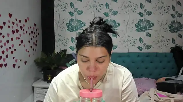 Snapshot of LindaBreeS chatting on 03-13-25, 02:33 LindaBreeS online show from 03-13-25, 02:33