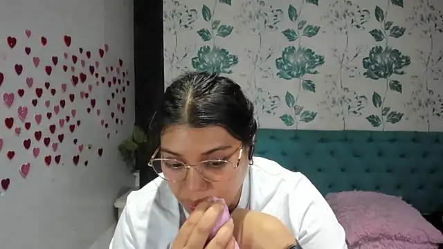 Snapshot of LindaBreeS chatting on 03-16-25, 07:17 LindaBreeS online show from 03-16-25, 07:17