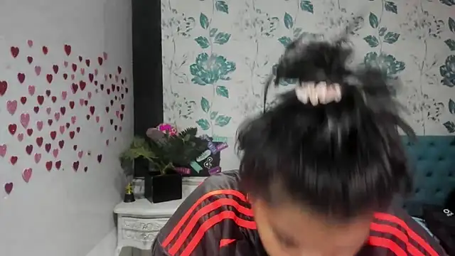 Snapshot of LindaBreeS chatting on 03-20-25, 08:19 LindaBreeS online show from 03-20-25, 08:19