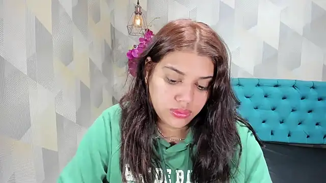 Snapshot of LindaBreeS chatting on 09-16-25, 03:18 LindaBreeS online show from 09-16-25, 03:18