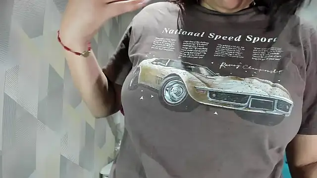 Snapshot of LindaBreeS chatting on 09-17-25, 12:07 LindaBreeS online show from 09-17-25, 12:07