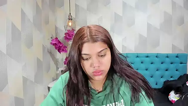 Snapshot of LindaBreeS chatting on 09-22-25, 01:13 LindaBreeS online show from 09-22-25, 01:13