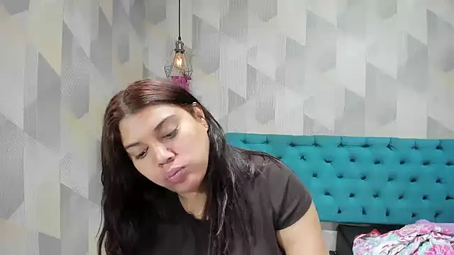 Snapshot of LindaBreeS chatting on 09-23-25, 02:09 LindaBreeS online show from 09-23-25, 02:09