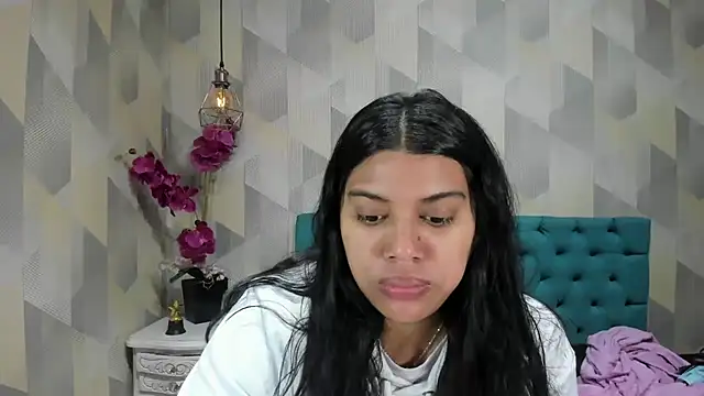 Snapshot of LindaBreeS chatting on 09-26-25, 02:32 LindaBreeS online show from 09-26-25, 02:32