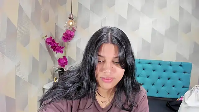 Snapshot of LindaBreeS chatting on 09-29-25, 02:22 LindaBreeS online show from 09-29-25, 02:22