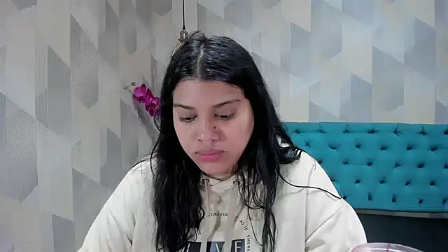 Snapshot of LindaBreeS chatting on 09-30-25, 02:00 LindaBreeS online show from 09-30-25, 02:00