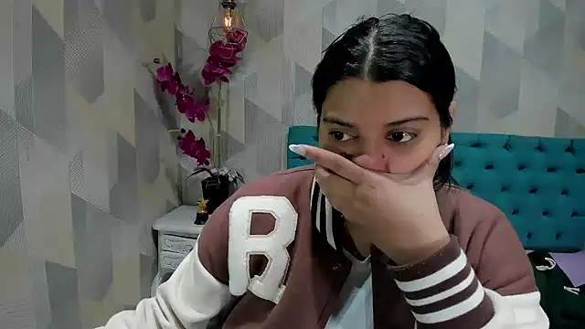 Snapshot of LindaBreeS chatting on 10-04-25, 01:53 LindaBreeS online show from 10-04-25, 01:53