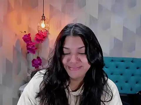 Snapshot of LindaBreeS chatting on 11-22-25, 01:32 LindaBreeS online show from 11-22-25, 01:32