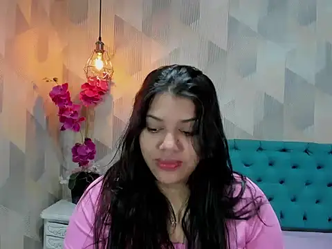 Snapshot of LindaBreeS chatting on 11-23-25, 12:27 LindaBreeS online show from 11-23-25, 12:27