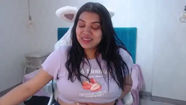 Snapshot of LindaBreeS chatting on 11-29-25, 10:07 LindaBreeS online show from 11-29-25, 10:07