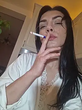 JolieLizz online show from 10-28-25, 03:47