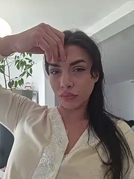 JolieLizz online show from 10-29-25, 01:02