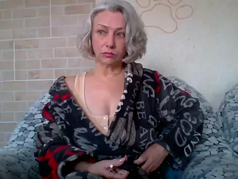 Lorie Carrie online show from 04-22-26, 08:28