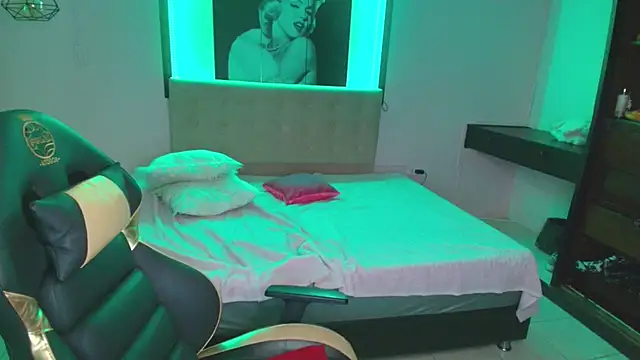 Andrea Ramos online show from 02-20-25, 05:44