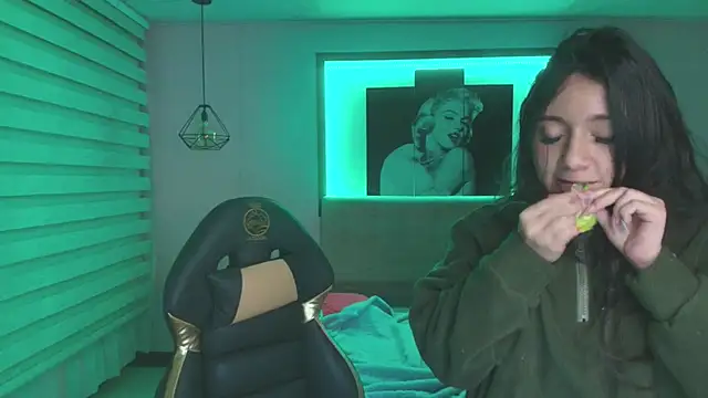 Andrea Ramos online show from 02-22-25, 08:18