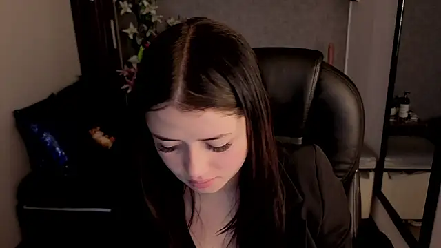 almma shy online show from 10-28-25, 01:36