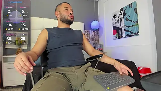 Snapshot of THIAGOXBIG chatting on 03-06-25, 09:31 THIAGOXBIG online show from 03-06-25, 09:31