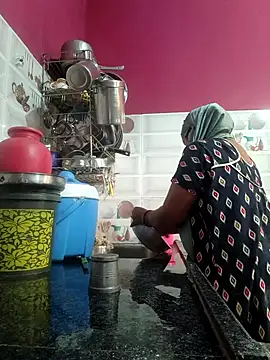 Snapshot of sexychutxxx7 chatting on 12-04-25, 05:17 sexychutxxx7 online show from 12-04-25, 05:17