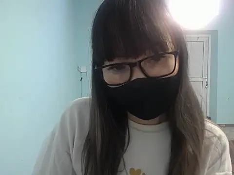 Snapshot of elllaaxx chatting on 11-07-25, 04:12 elllaaxx online show from 11-07-25, 04:12