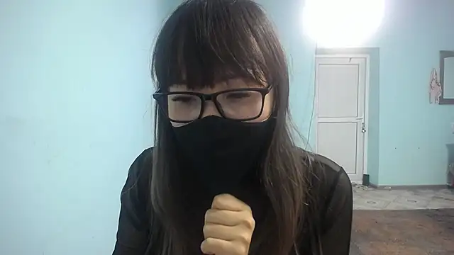 Snapshot of elllaaxx chatting on 11-08-25, 04:23 elllaaxx online show from 11-08-25, 04:23