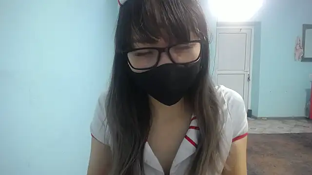 Snapshot of elllaaxx chatting on 11-09-25, 04:55 elllaaxx online show from 11-09-25, 04:55