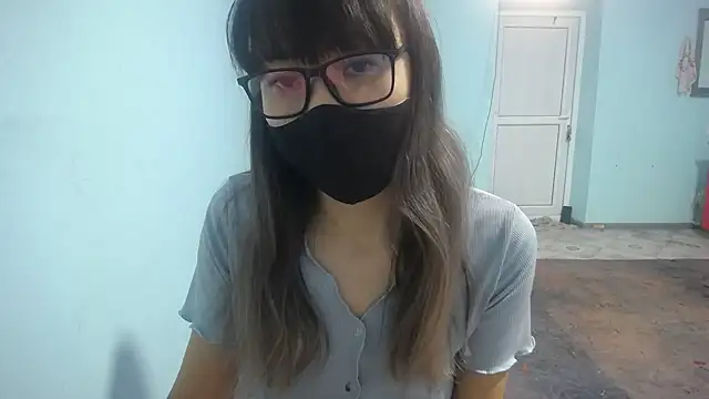 Snapshot of elllaaxx chatting on 11-12-25, 03:29 elllaaxx online show from 11-12-25, 03:29