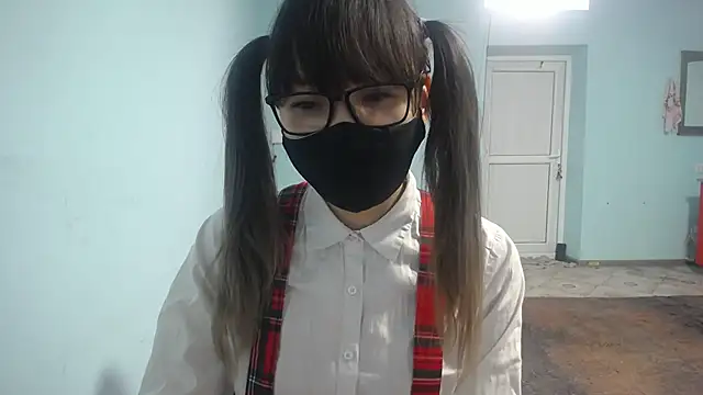 Snapshot of elllaaxx chatting on 11-20-25, 04:23 elllaaxx online show from 11-20-25, 04:23