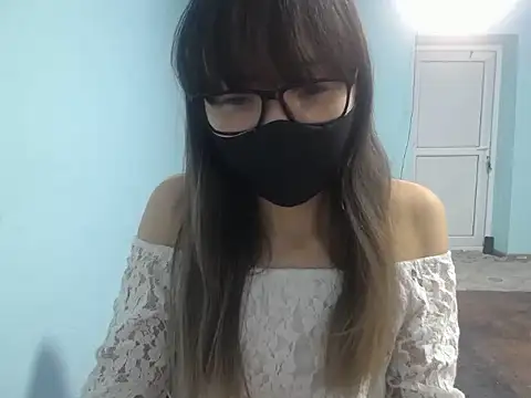 Snapshot of elllaaxx chatting on 12-01-25, 04:28 elllaaxx online show from 12-01-25, 04:28