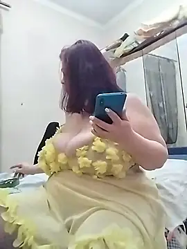 Lucia8600 online show from 11-18-25, 06:18