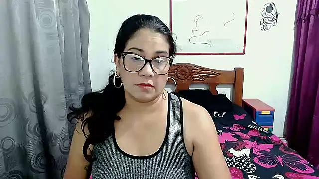 Mistresskloe01 online show from 10-27-25, 12:42