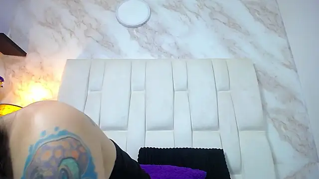 Snapshot of Naughty_Kittenm chatting on 02-15-25, 02:33 Naughty Kittenm online show from 02-15-25, 02:33