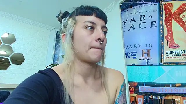 Snapshot of Naughty_Kittenm chatting on 03-05-25, 01:28 Naughty Kittenm online show from 03-05-25, 01:28