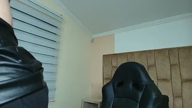 Snapshot of Naughty_Kittenm chatting on 09-20-25, 10:38 Naughty Kittenm online show from 09-20-25, 10:38