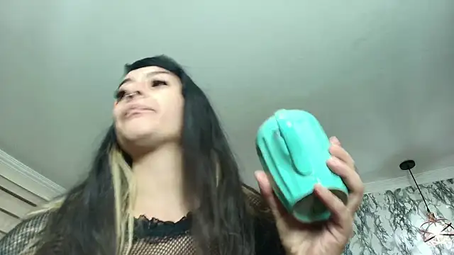 Snapshot of Naughty_Kittenm chatting on 11-06-25, 11:33 Naughty Kittenm online show from 11-06-25, 11:33