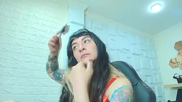 Snapshot of Naughty_Kittenm chatting on 11-25-25, 11:21 Naughty Kittenm online show from 11-25-25, 11:21