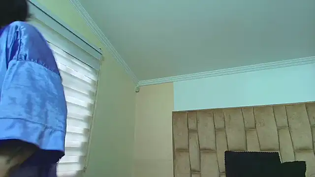 Snapshot of Naughty_Kittenm chatting on 12-05-25, 11:30 Naughty Kittenm online show from 12-05-25, 11:30