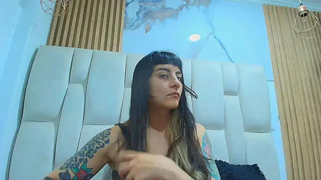 Naughty Kittenm online show from 04-25-26, 01:41