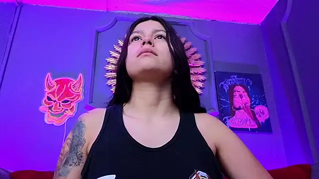 Snapshot of Julieta_Russell chatting on 12-12-24, 11:40 Julieta Russell online show from 12-12-24, 11:40