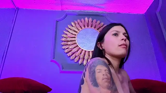 Snapshot of Julieta_Russell chatting on 12-13-24, 06:27 Julieta Russell online show from 12-13-24, 06:27